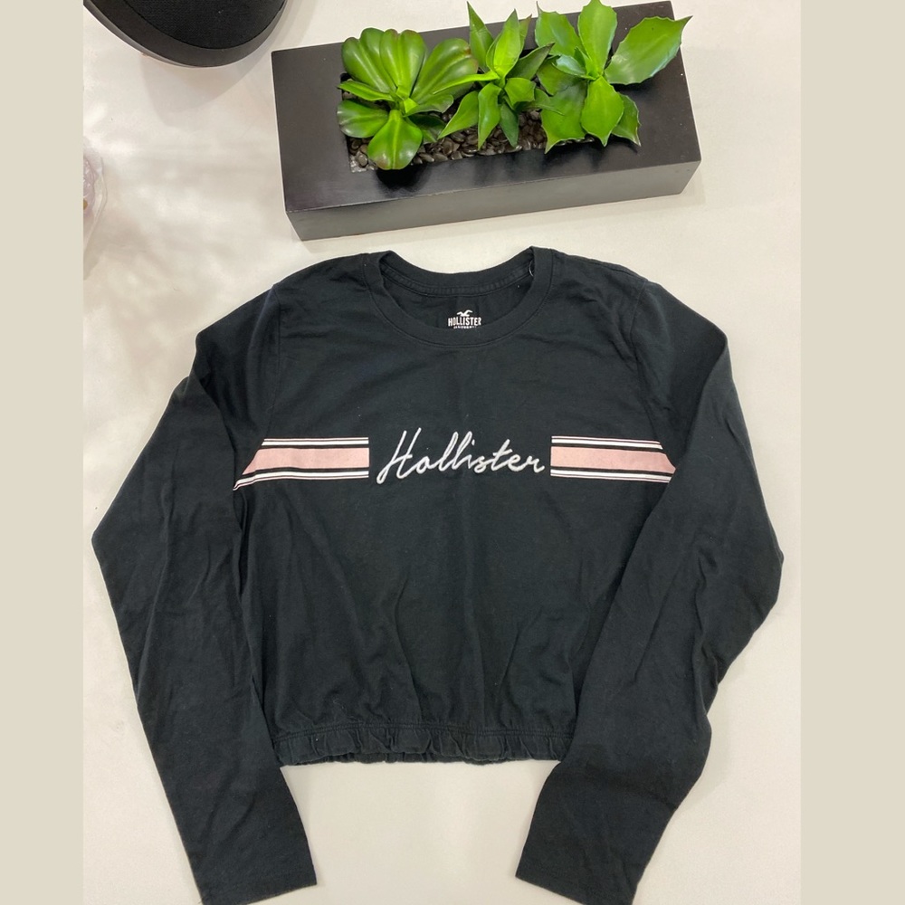 💰3/$18 Hollister crop long sleeve top